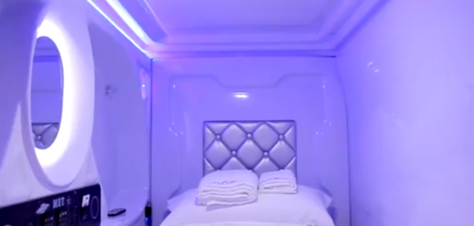 screencapture-mashable-2017-06-20-met-a-space-pod-singapore-hostel-1499761977034
