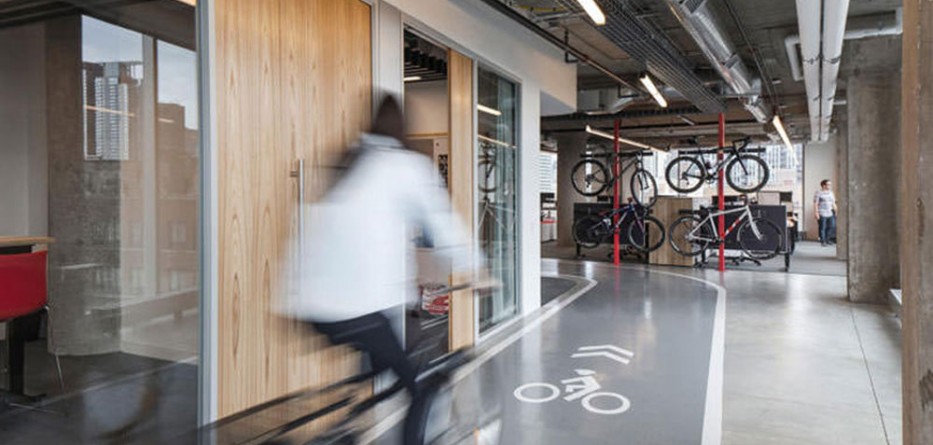 This-gorgeous-office-is-what-cyclist-dreams-are-made-of