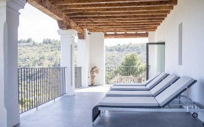 34F7CB3F00000578-3627797-image-a-119_1465229874722