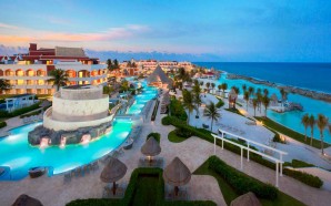 hard_rock_hotel_riviera_maya_signature-hacienda-pool-at-dusk