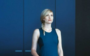 fysiopal-posture-vest-fashion-technology-pauline-van-gongen-elitac_dezeen_1704_ss_2-852x608