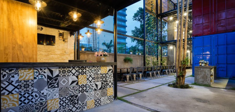 ccasa-shipping-container-hostel-5-960x641