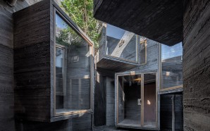 micro-hutong-zao-standardarchitecture-architecture-beijing-china-hostels_dezeen_2364_hero_b89097